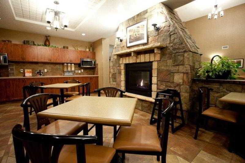 Best Western Diamond Inn Three Hills Restoran fotoğraf