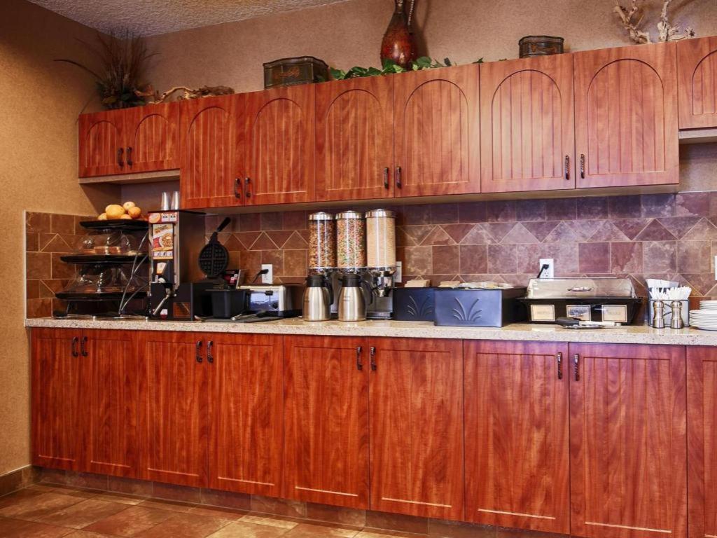 Best Western Diamond Inn Three Hills Dış mekan fotoğraf