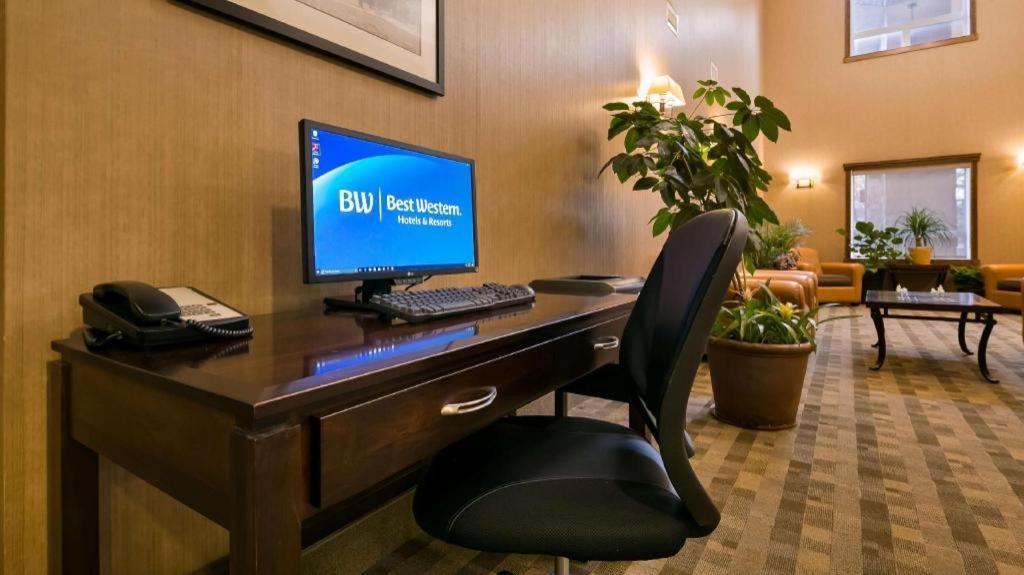 Best Western Diamond Inn Three Hills Dış mekan fotoğraf